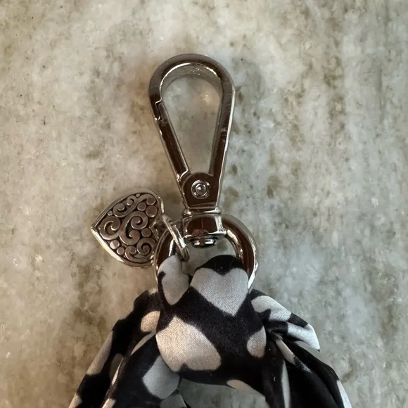 Brighton Fashionista Open Hearts Purse Scarf Fob - Picture 3 of 3